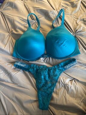 Victoria's Secret Teal Padded Bra and Lace Thong Set
